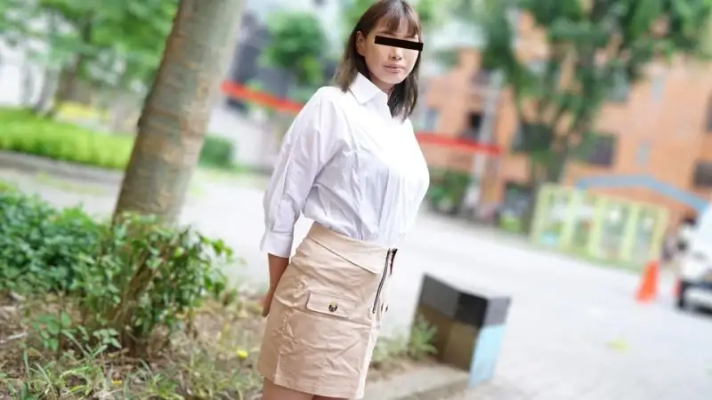 050824_01 – Trả lời điện thoại của chồng khi đang bú cặc