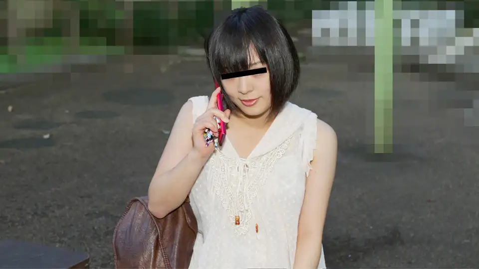 121024 – Cô bạn gái trẻ dễ dãi