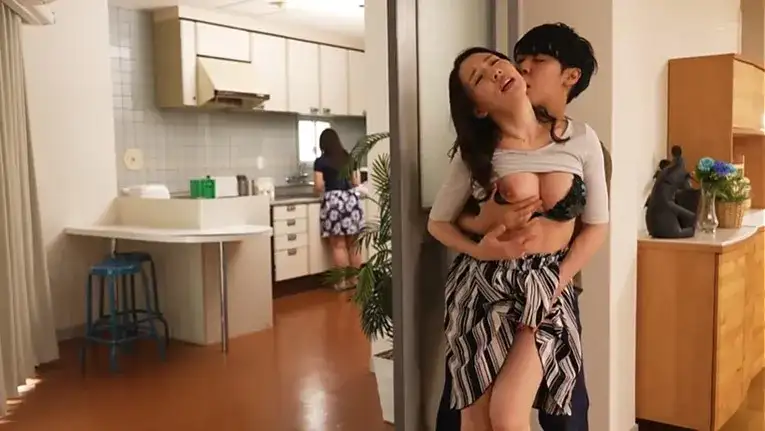 ALDN-108_Nữa đêm con rể vào phòng mẹ vợ ngồi… sóc cu