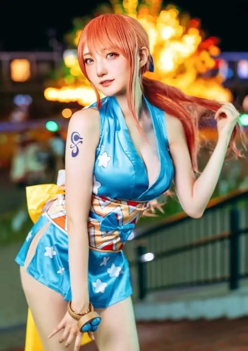 Cosplay Nami khoe dáng gợi cảm Cosplay Nami khoe dáng gợi cảm