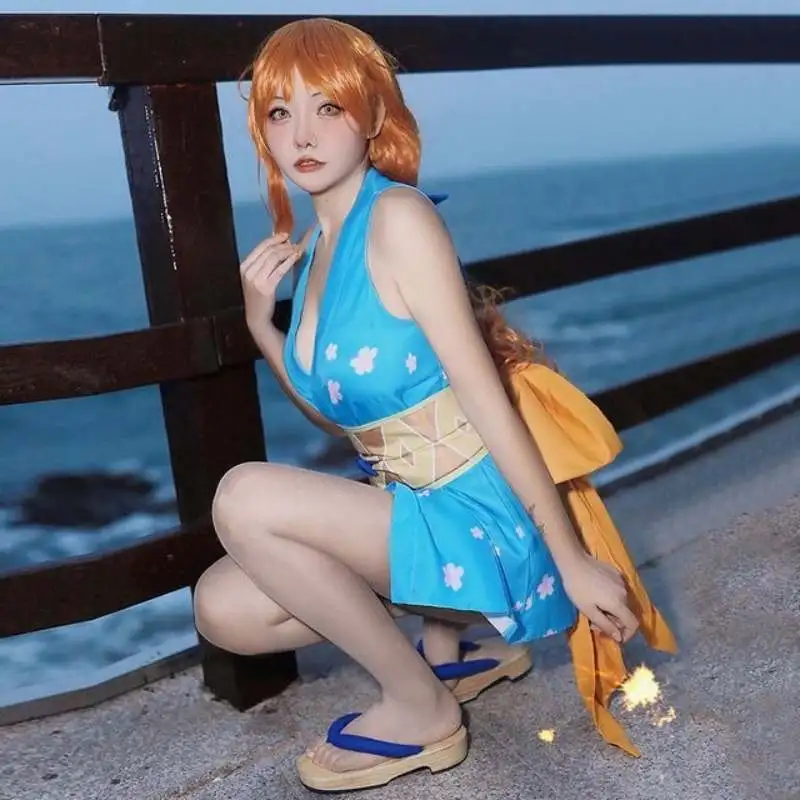 Cosplay Nami ngồi xổm hấp dẫn Cosplay Nami ngồi xổm hấp dẫn